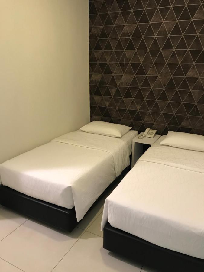 Goody Hotel Johor Bahru Exterior foto