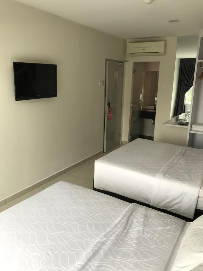 Goody Hotel Johor Bahru Exterior foto